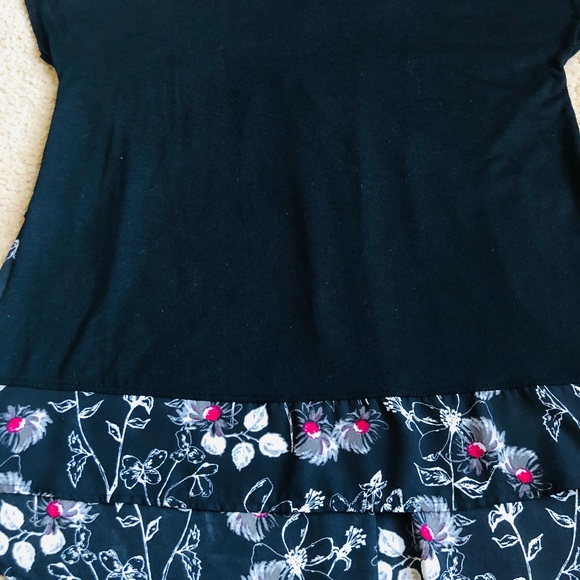 Black and Floral Hi-Lo Top - Picture 3 of 9
